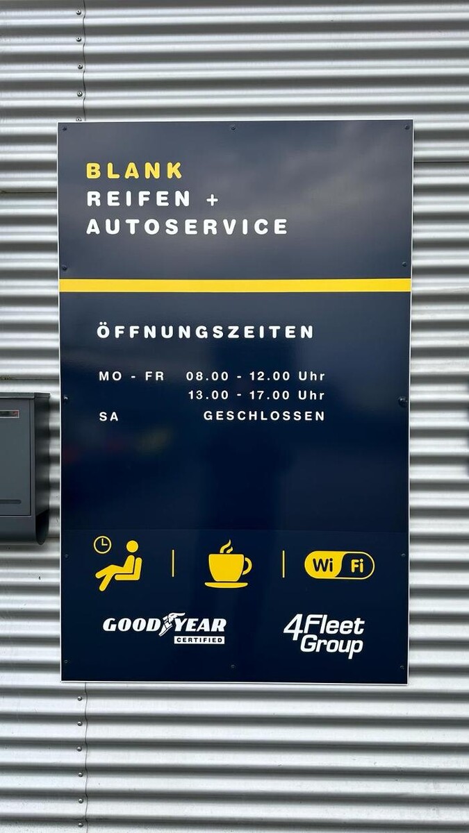 Bilder Premio Reifen + Autoservice Blank