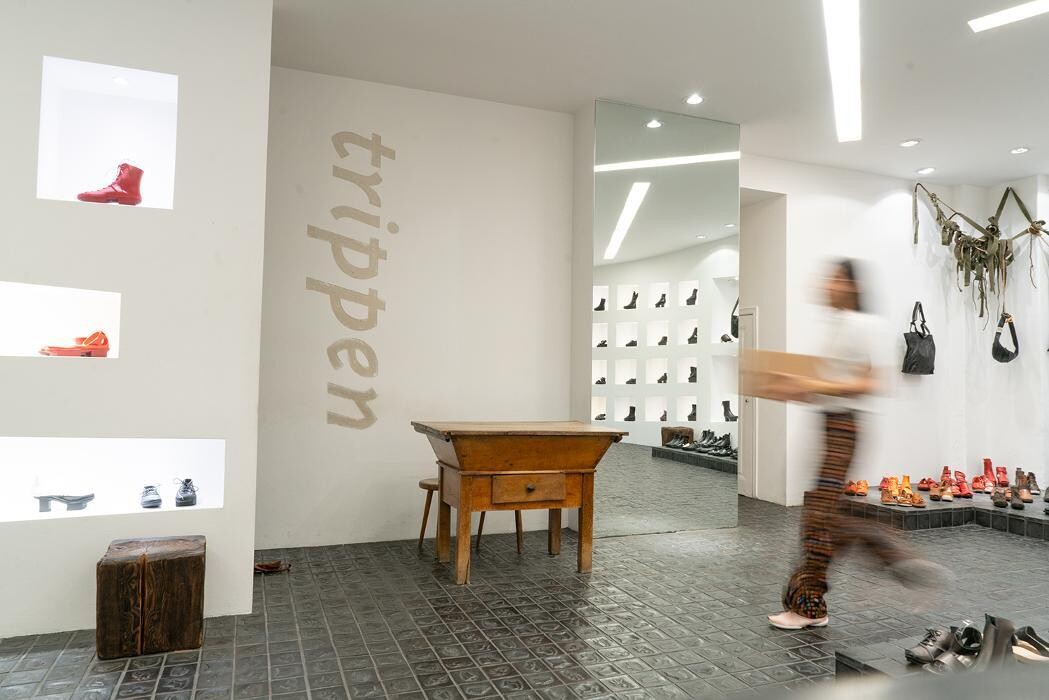 Bilder Trippen Flagship Store