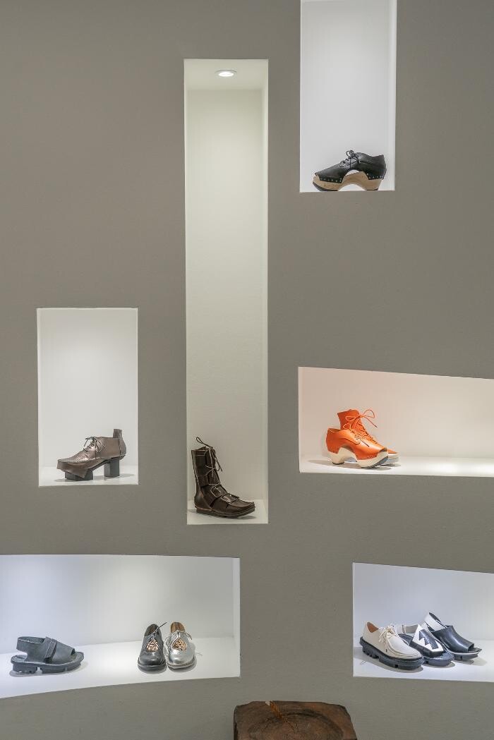 Bilder Trippen Flagship Store