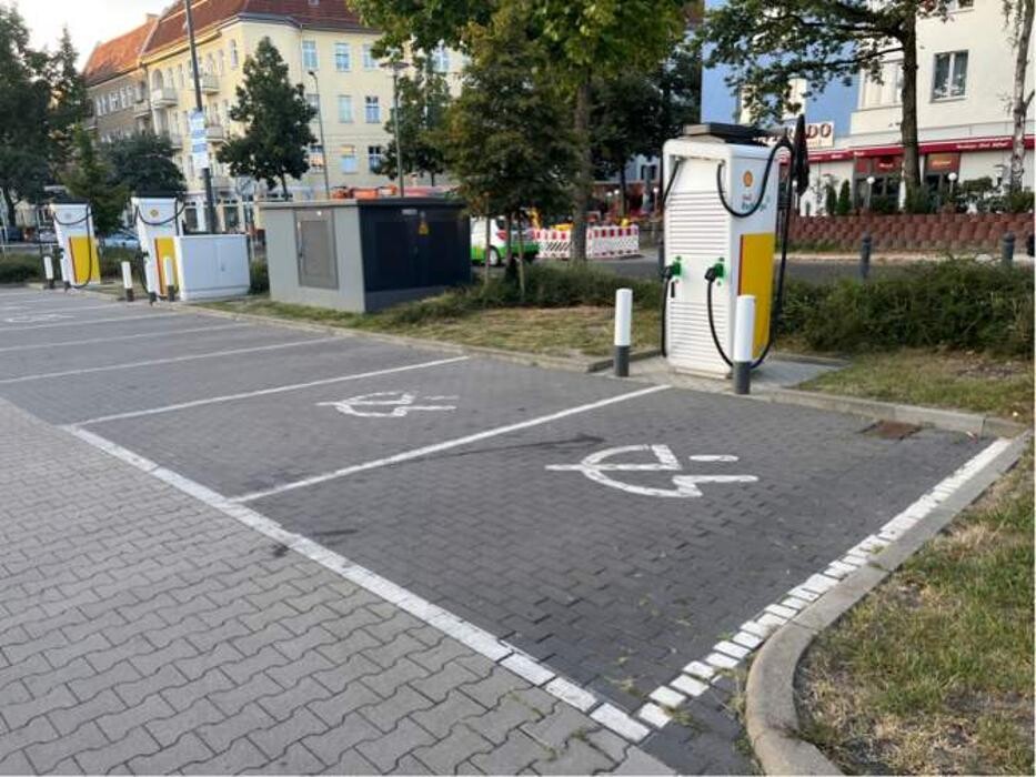 Bilder Shell Recharge Charging Station