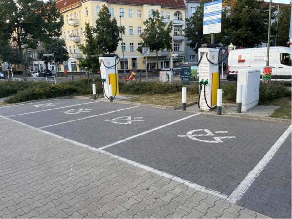 Bilder Shell Recharge Charging Station