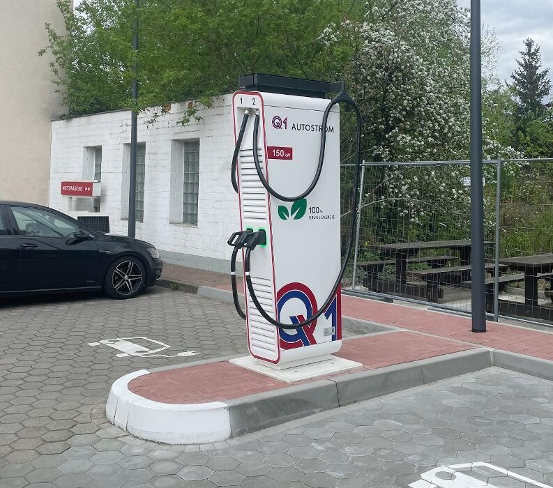 Bilder Q1 Tankstelle