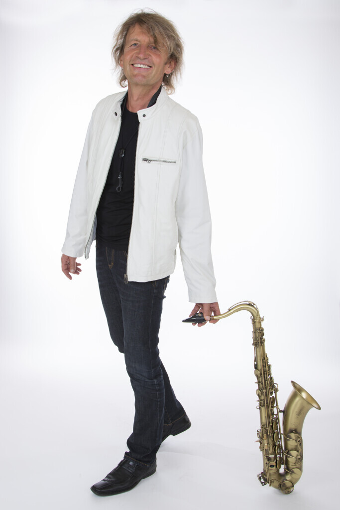 Saxophonist Frank Widzgowski Logo