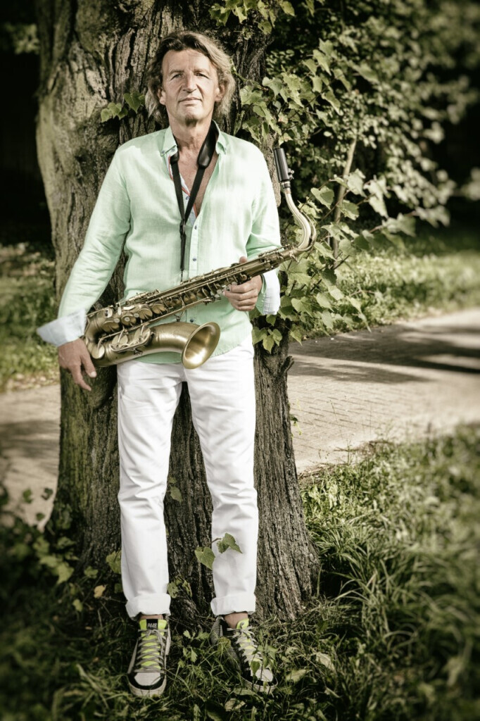 Bilder Saxophonist Frank Widzgowski