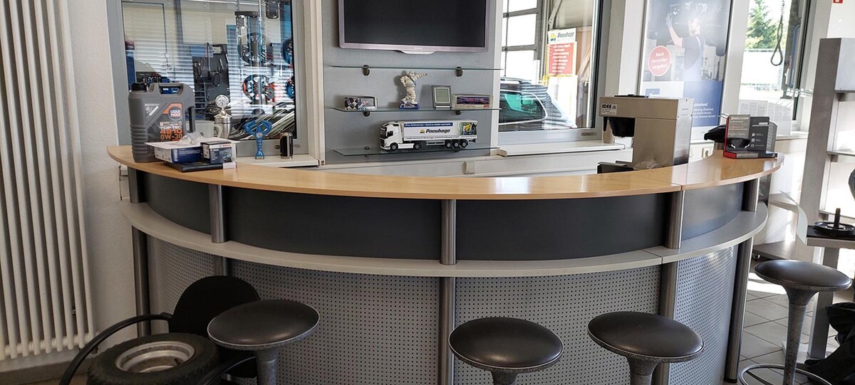 Bilder Pneuhage Reifen und Autoservice