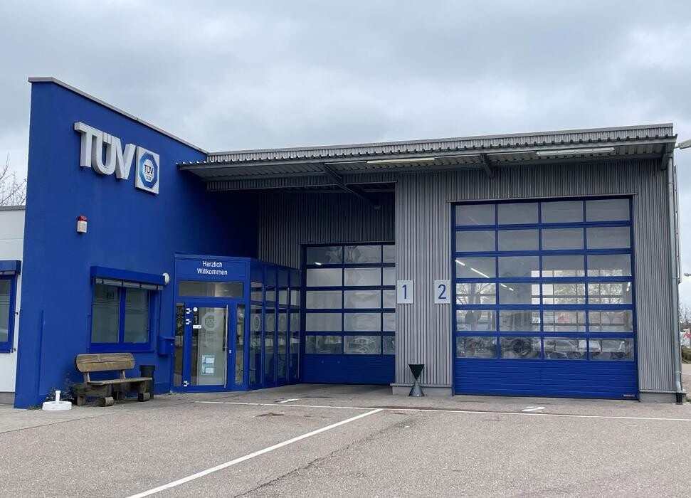 Bilder TÜV SÜD Service-Center Leonberg