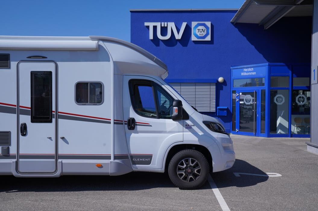 Bilder TÜV SÜD Service-Center Leonberg