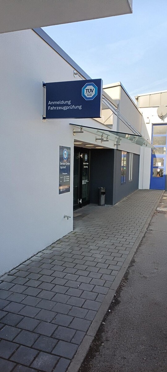 Bilder TÜV SÜD Service-Center Ingolstadt