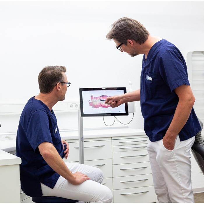 Bilder Dentalzentrum.com | Zahnarztpraxis Dr. Niko Wierzbitzki & Volker Willen