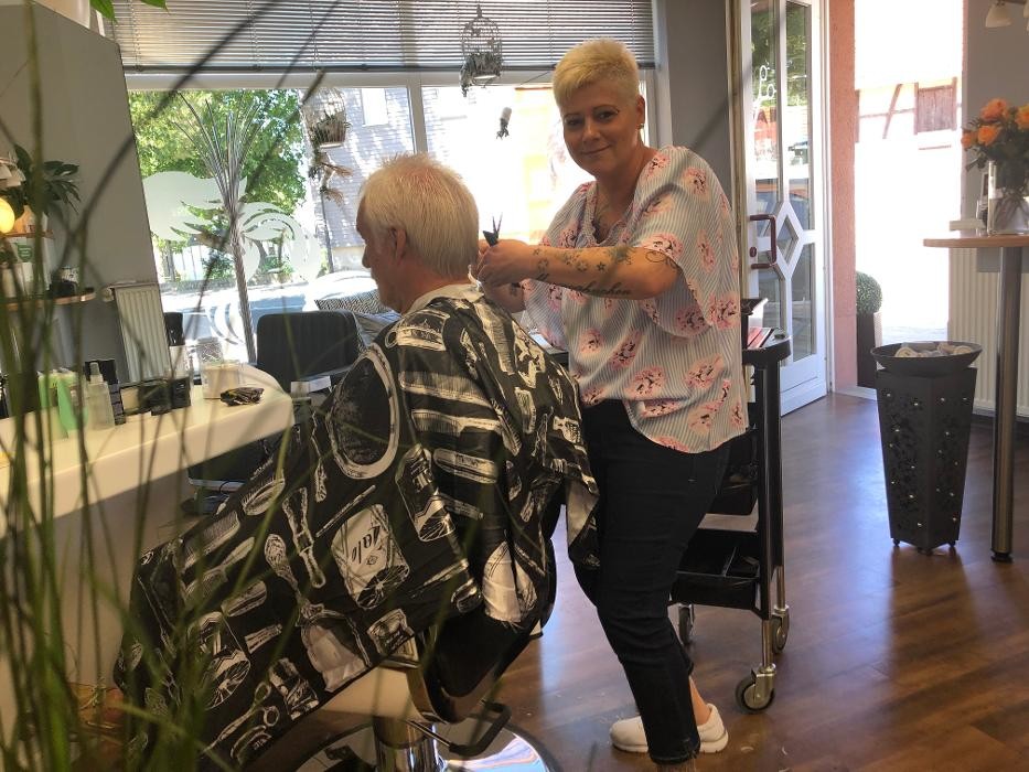 Bilder Haarscharf, Friseursalon Inh. Karola Römer