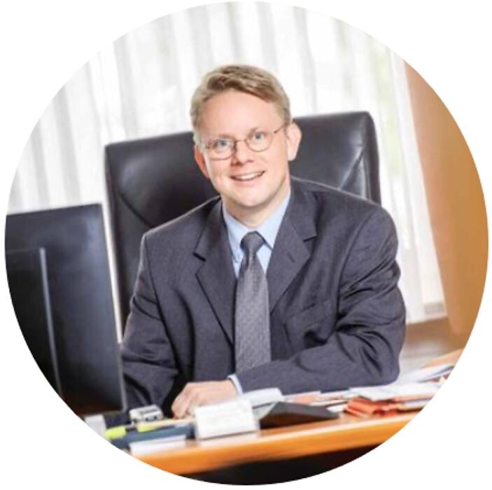 Bilder Rechtsanwalt und Notar Kay-Niklas Elsaesser, LL.M