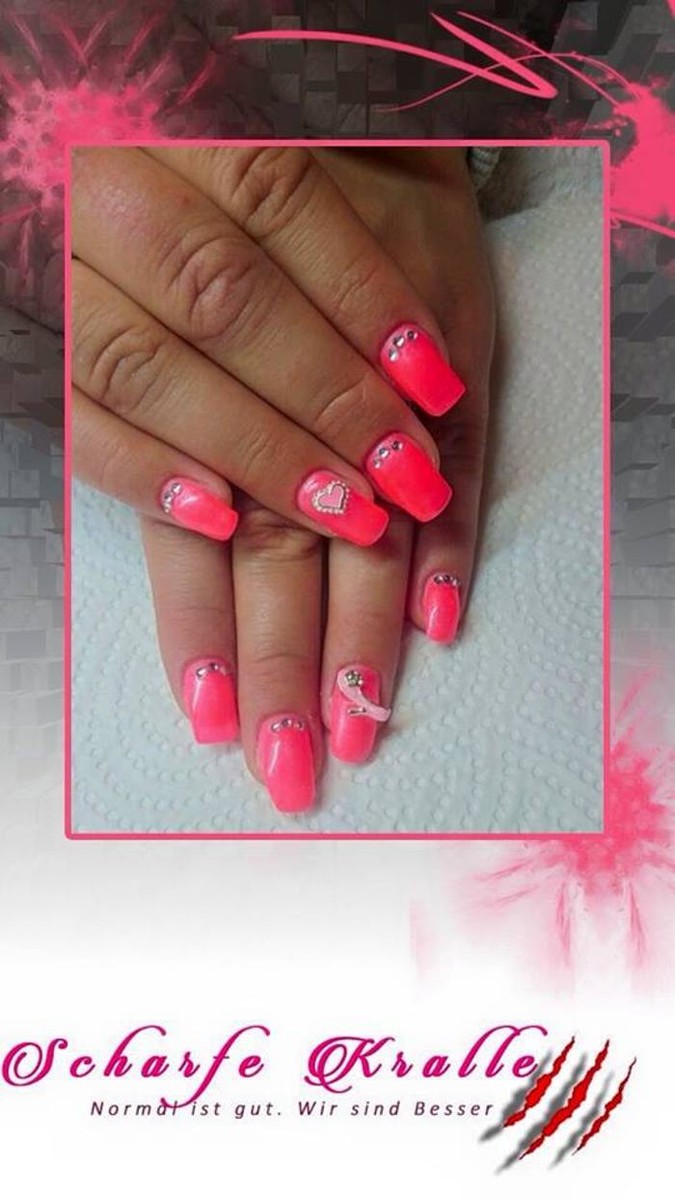 Bilder Nagelstudio Scharfe Kralle