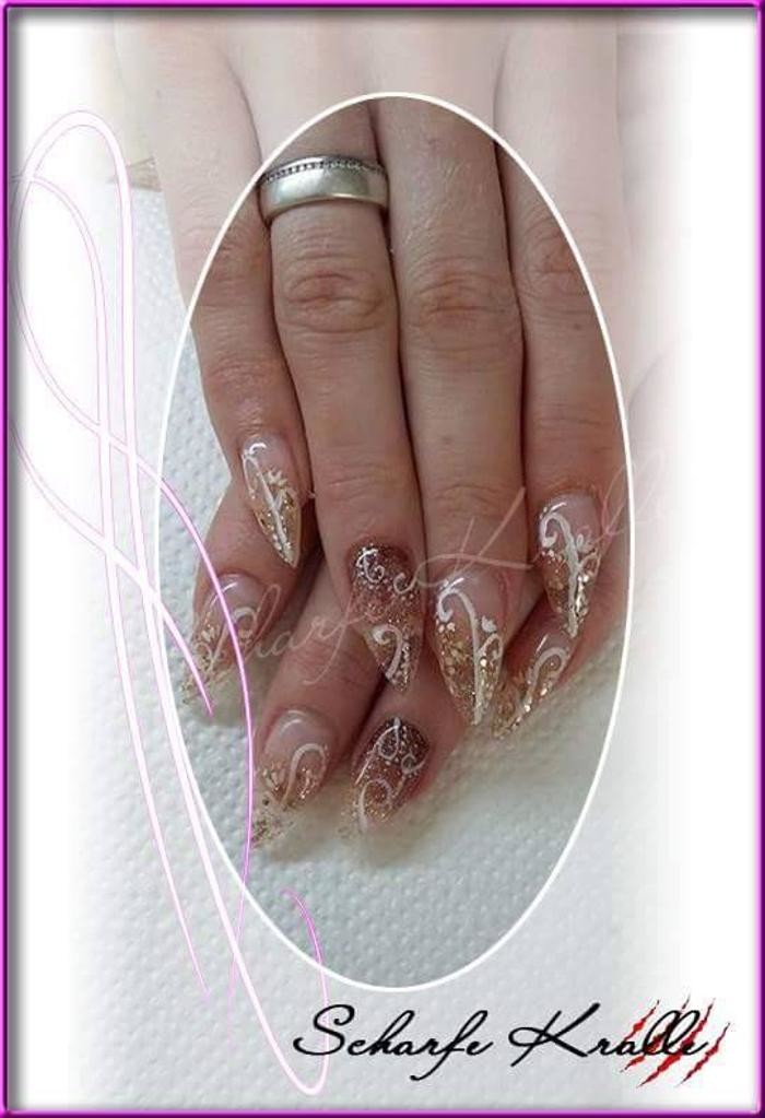 Bilder Nagelstudio Scharfe Kralle