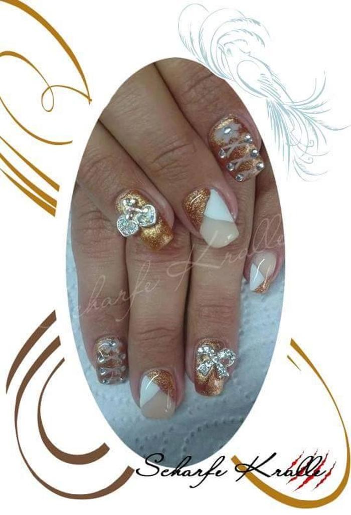 Bilder Nagelstudio Scharfe Kralle