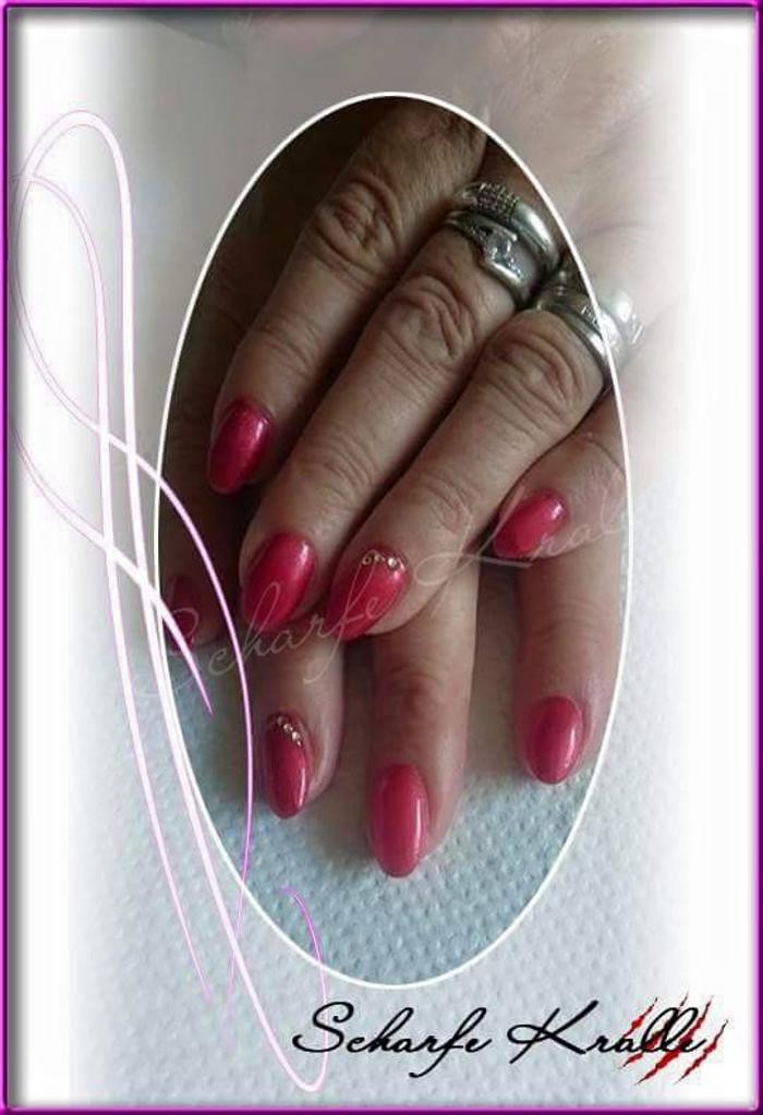 Bilder Nagelstudio Scharfe Kralle