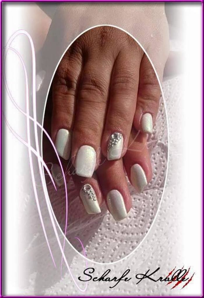 Bilder Nagelstudio Scharfe Kralle