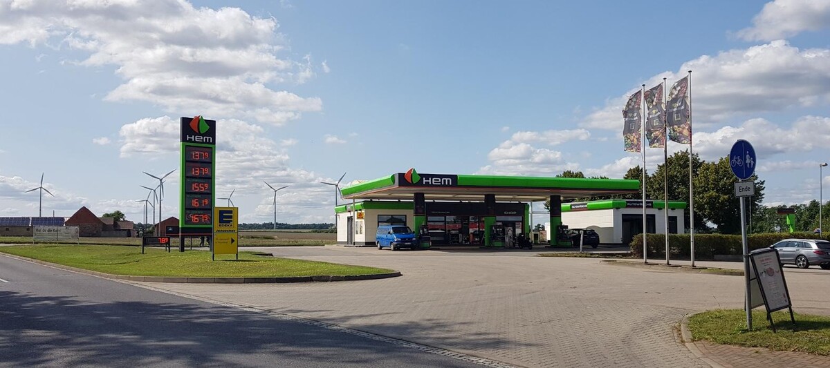 Bilder HEM Tankstelle Remo Streichert