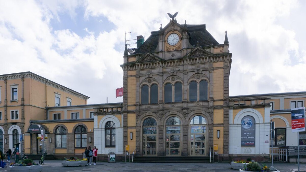 Bilder Schmitt & Hahn Buch und Presse im Bahnhof Neustadt/Weinstraße