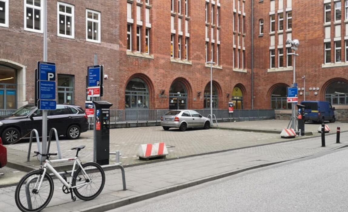 Bilder DB BahnPark Parkplatz Hühnerposten P2
