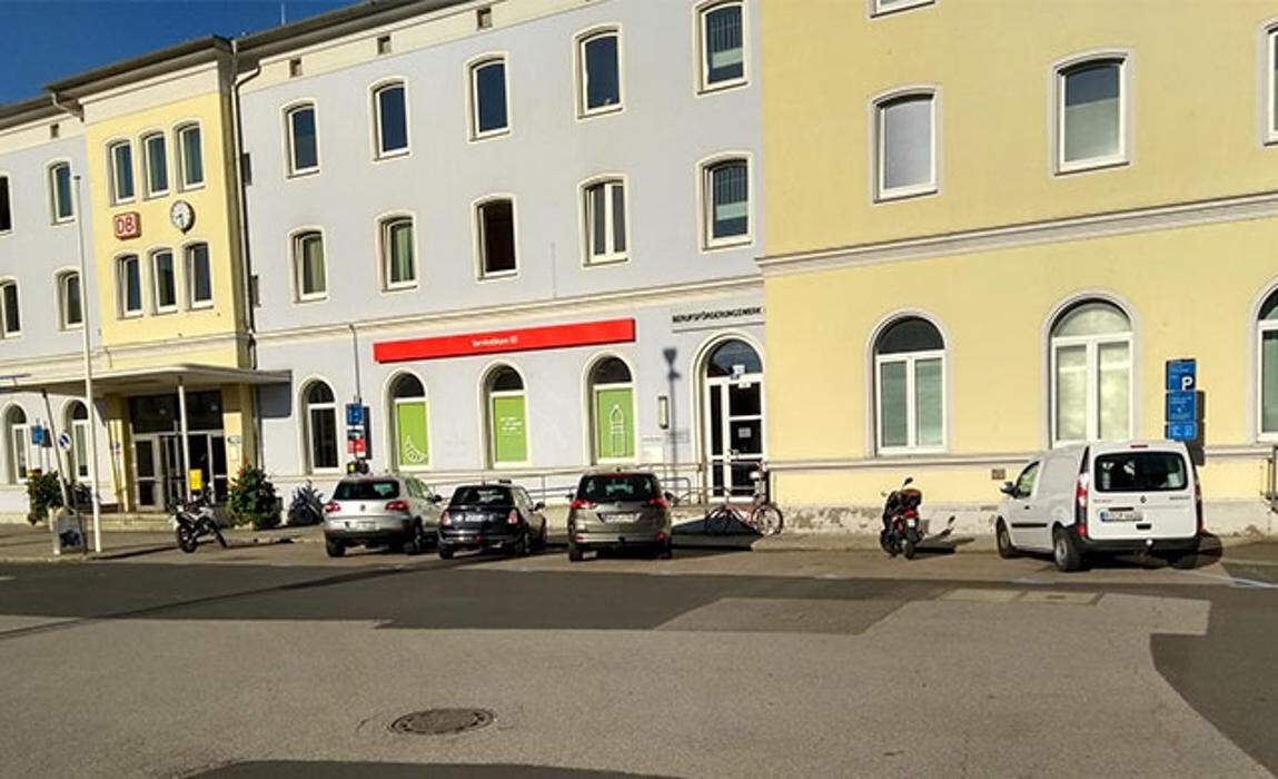 Bilder DB BahnPark Parkplatz Bahnhof P1
