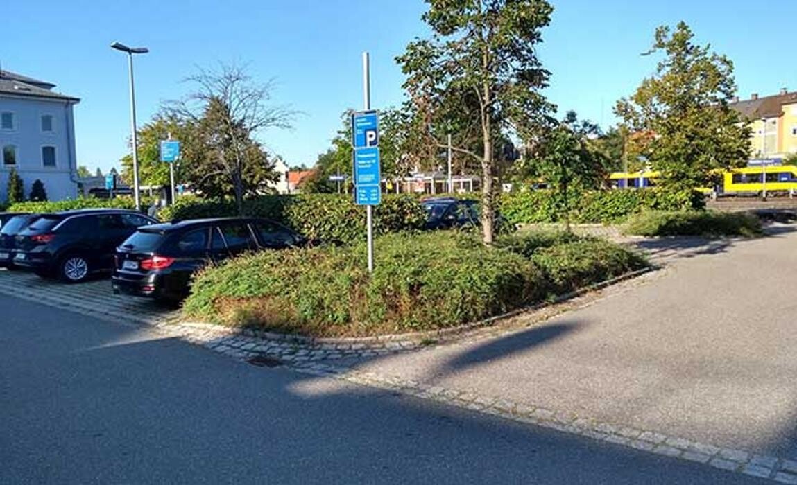 Bilder DB BahnPark Parkplatz Bahnhof P2
