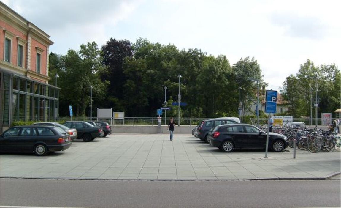 Bilder DB BahnPark Parkplatz Bahnhof P1