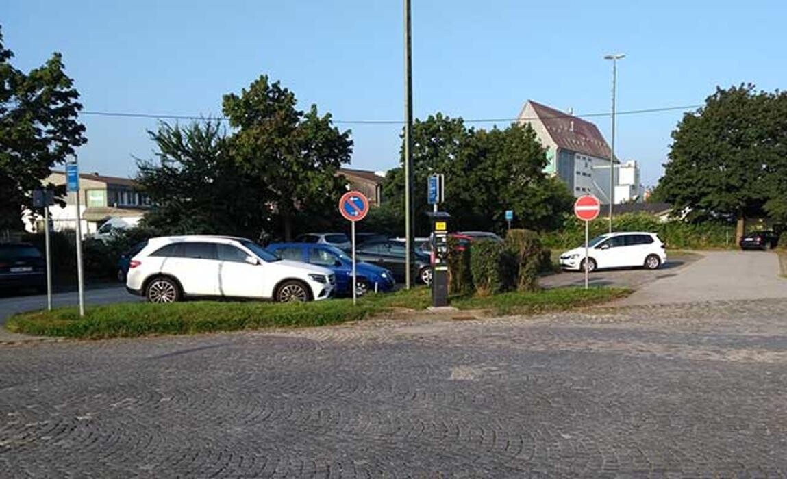 Bilder DB BahnPark Parkplatz Bahnhof P1