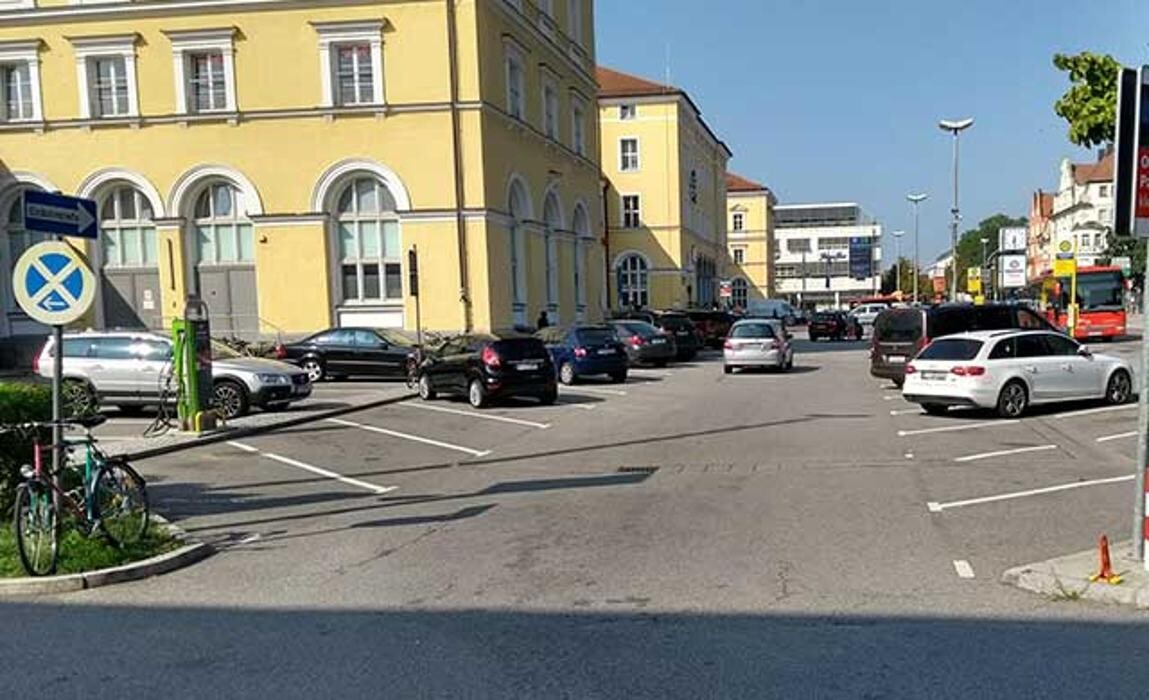 Bilder DB BahnPark Parkplatz Hauptbahnhof Vorfahrt links P2