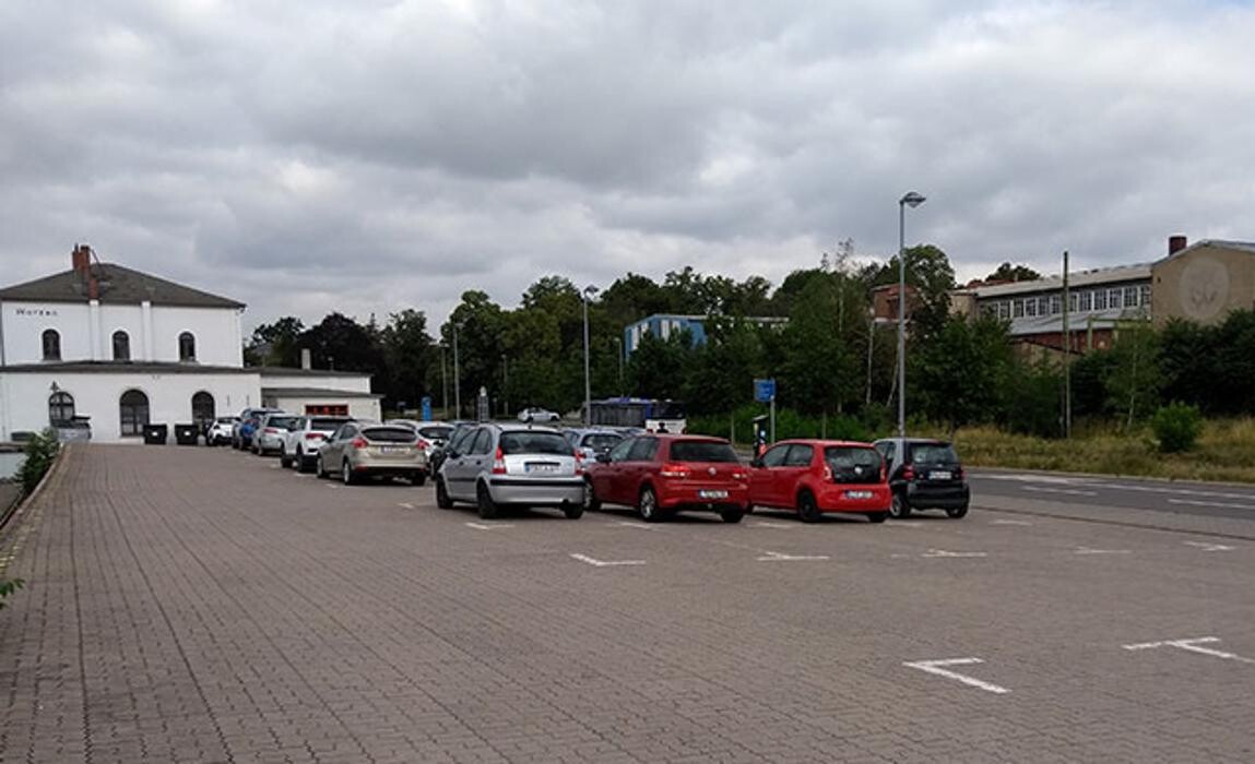 Bilder DB BahnPark Parkplatz Bahnhof P1