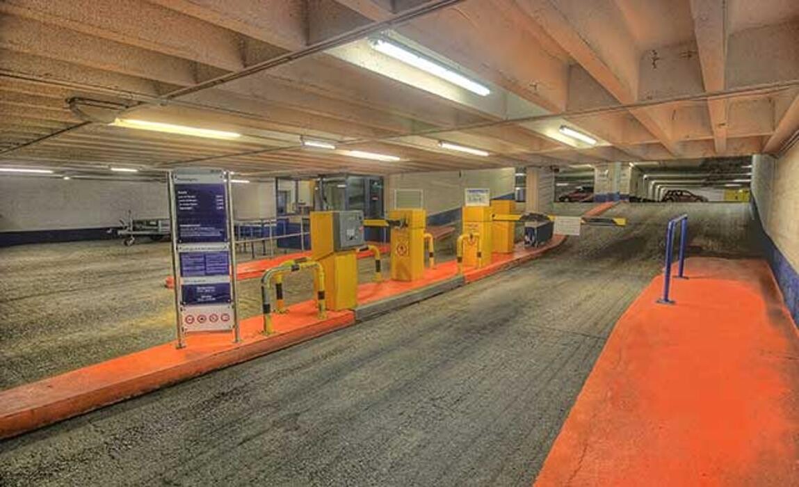 Bilder CONTIPARK Parkhaus Stadtmitte / Goerdelerstraße