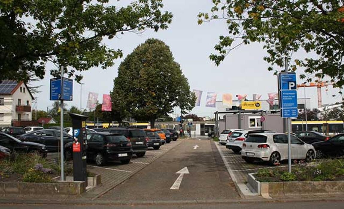 Bilder DB BahnPark Parkplatz Bahnhof P1