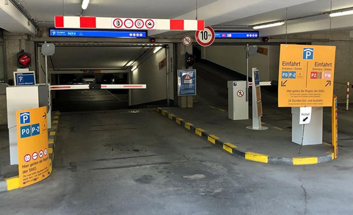 Bilder DB BahnPark Parkhaus Donaupassage P4