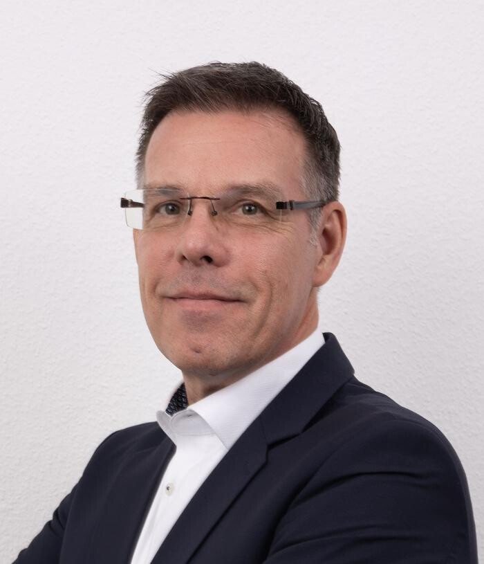 Bilder ERGO Versicherung Armin Plüschau