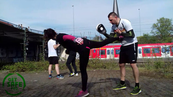 Bilder GETSAFEpro Karate Kickboxen Taekwondo Krav Maga Mainz