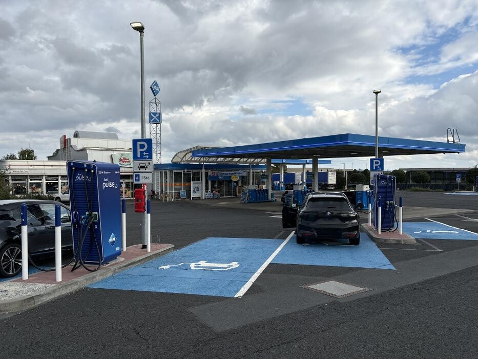 Bilder Aral pulse Ladestation