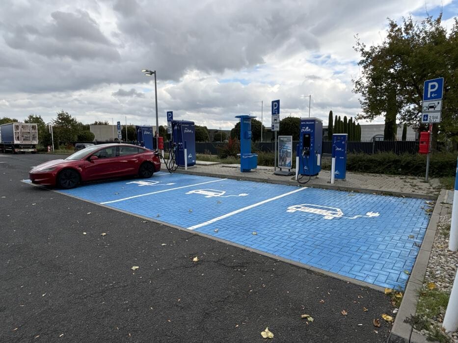 Bilder Aral pulse Ladestation