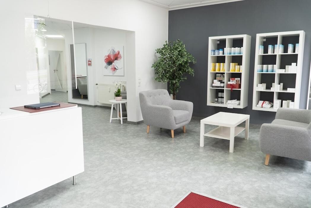 Bilder Activa Laserzentrum & Ästhetik Heilbronn - Laser Haarentfernung & Tattoo Entfernung