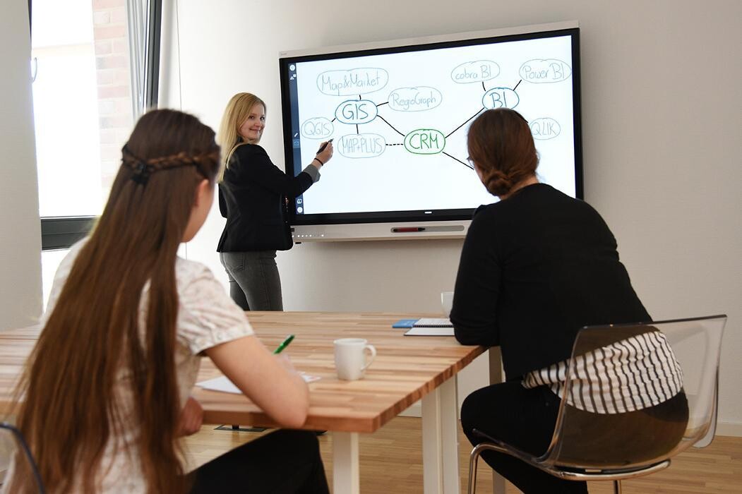 Bilder p17 GmbH - CRM, Geomarketing, (Geo-)Daten und Landkarten