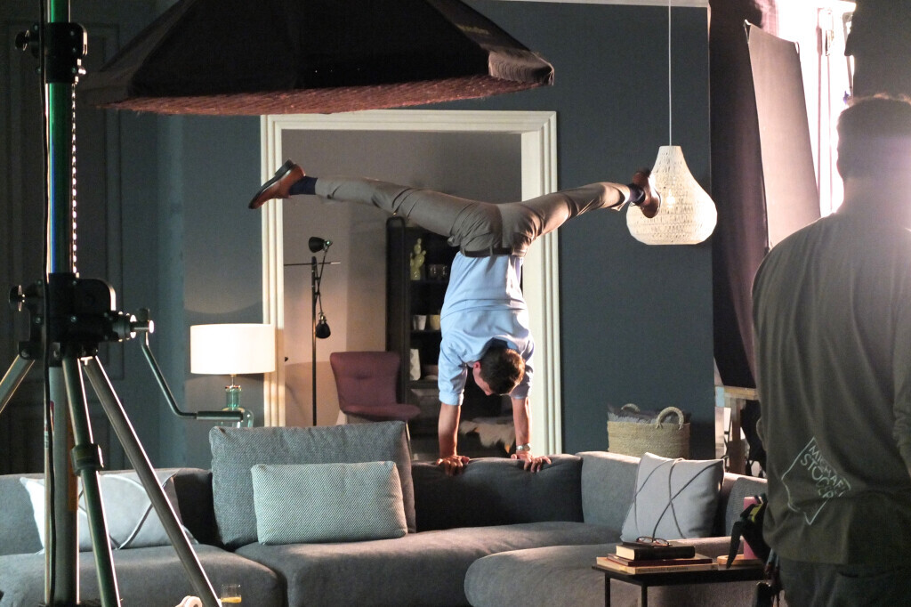 Bilder Andalousi Elakel - Handstand Show Act