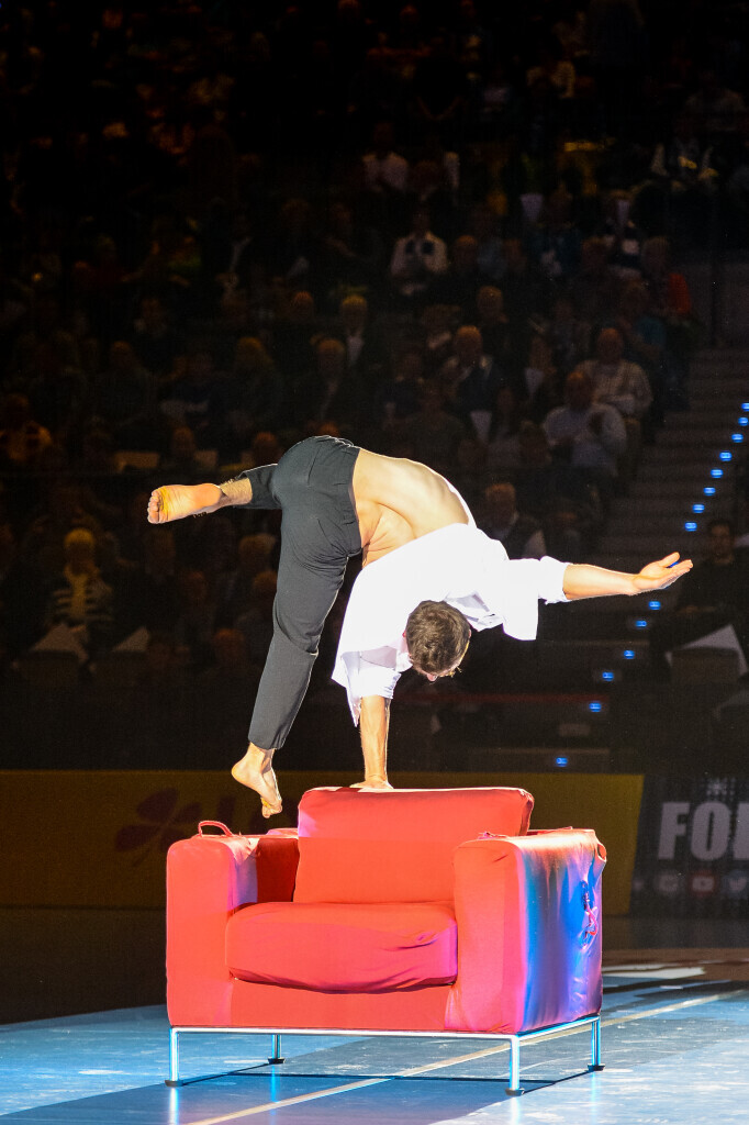 Bilder Andalousi Elakel - Handstand Show Act