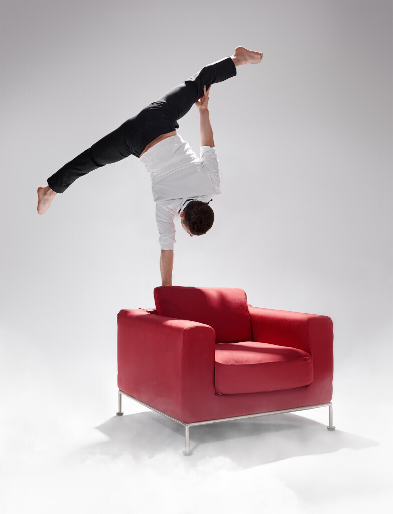 Bilder Andalousi Elakel - Handstand Show Act