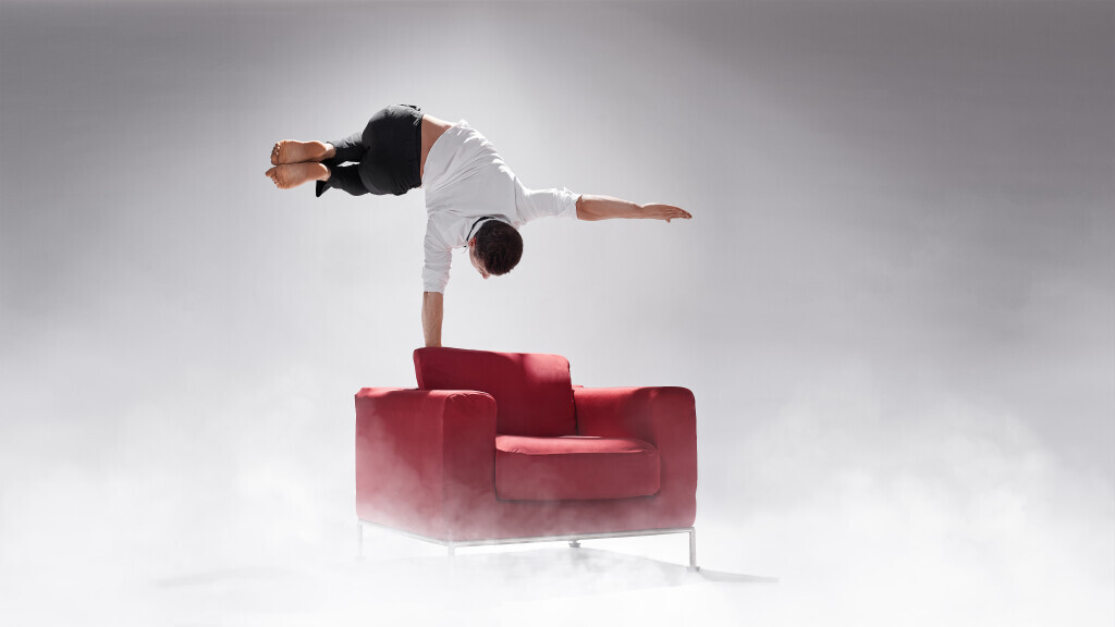 Bilder Andalousi Elakel - Handstand Show Act