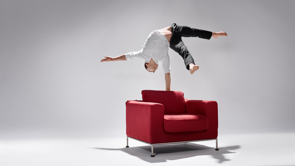 Bilder Andalousi Elakel - Handstand Show Act