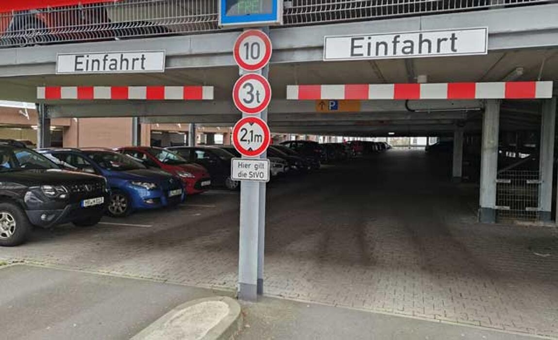 Bilder DB BahnPark Parkhaus Bahnhof Lahnstraße P1