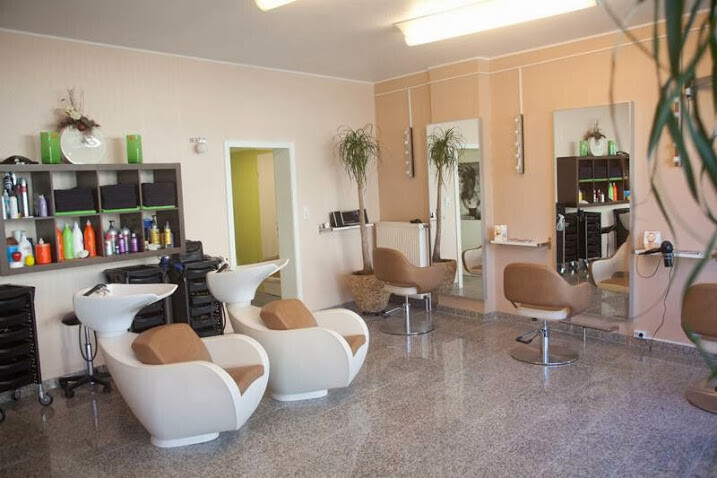 Bilder Haarstudio Medeo