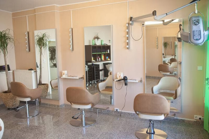 Bilder Haarstudio Medeo