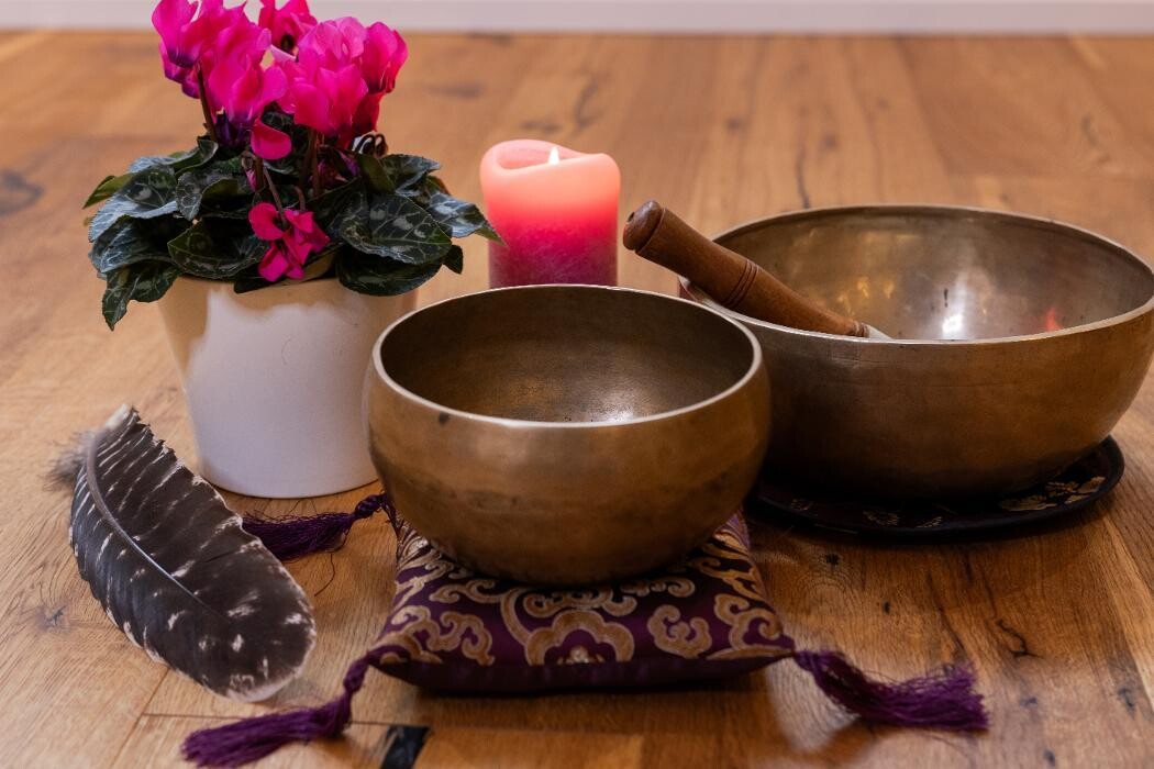 Bilder Ayurveda Massage, Klang und Waldbaden - Stephan