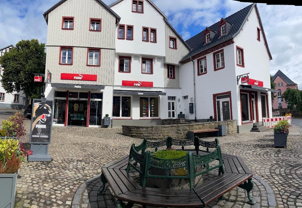 Bilder PUMA Outlet Bad Münstereifel
