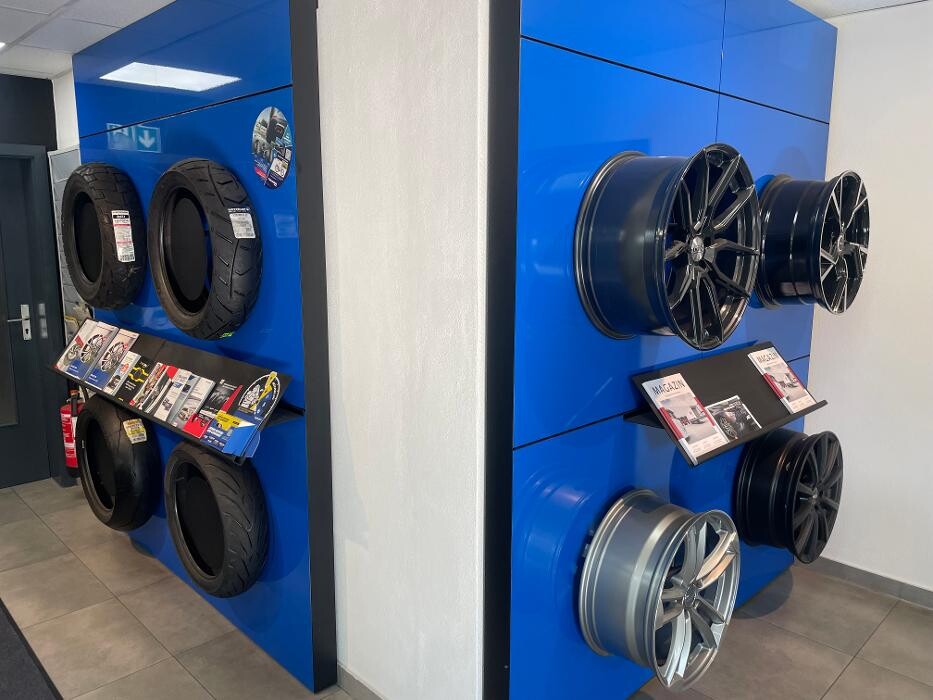 Bilder Pneuhage Reifen und Autoservice