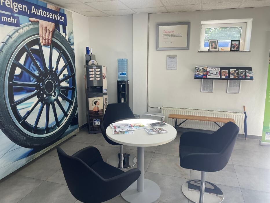 Bilder Pneuhage Reifen und Autoservice